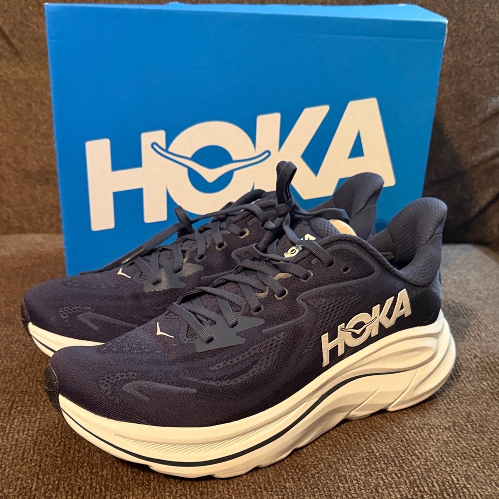 Hoka Clifton 10